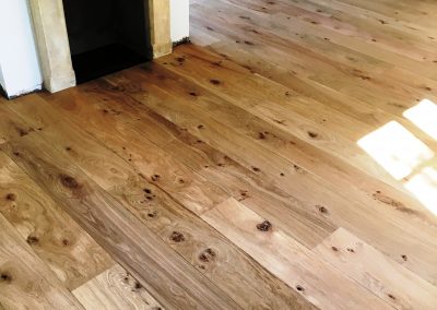 046_f_French_oak_floor_boards_rustic_solid_natural_hardwood_bespoke_prefinished_heritage_grade_country_style_flooring_Reigate
